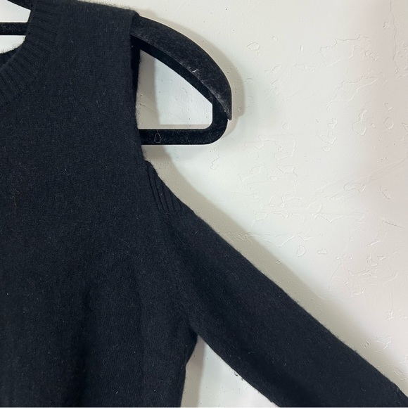 Generation Love cashmere Black cold shoulder sweater size XS - Picture 4 of 12